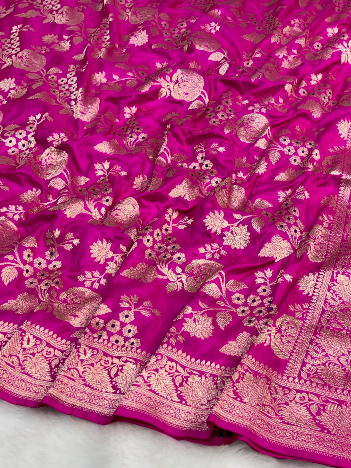 Banarasi Hot Pink Pure Silk Brocade Saree – Luxurious Katan Silk with Intricate Brocade Weave (Copy)