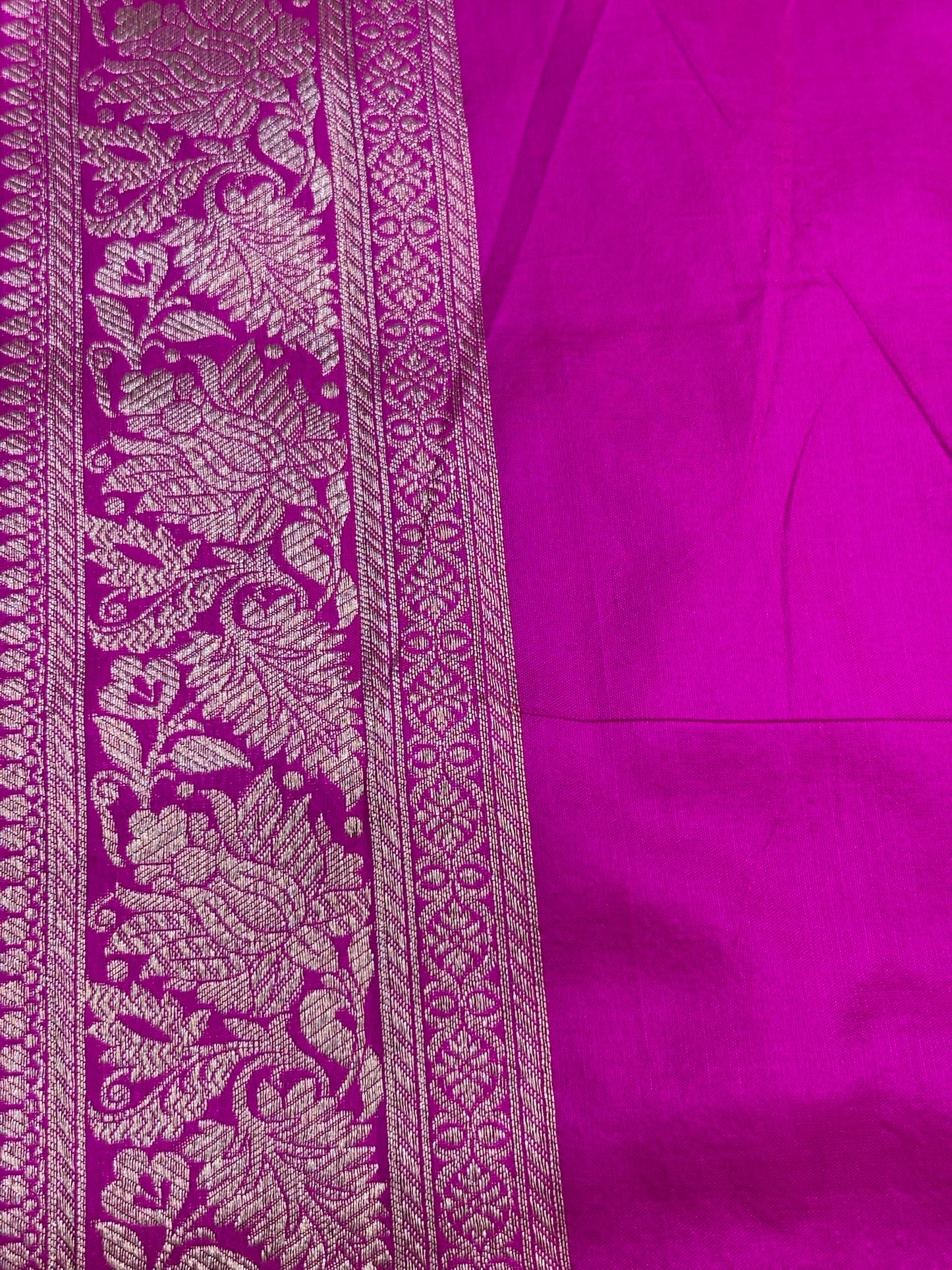 Banarasi Hot Pink Pure Silk Brocade Saree – Luxurious Katan Silk with Intricate Brocade Weave (Copy)