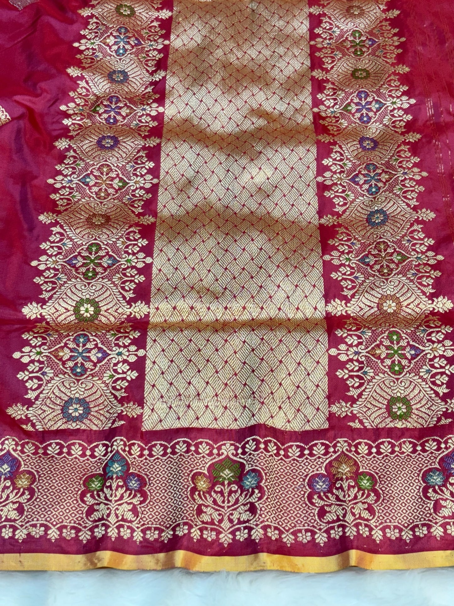 Apple Red Pure Katan Silk Handwoven Banarasi Saree – Hot Pink Base with Rich Zari Border