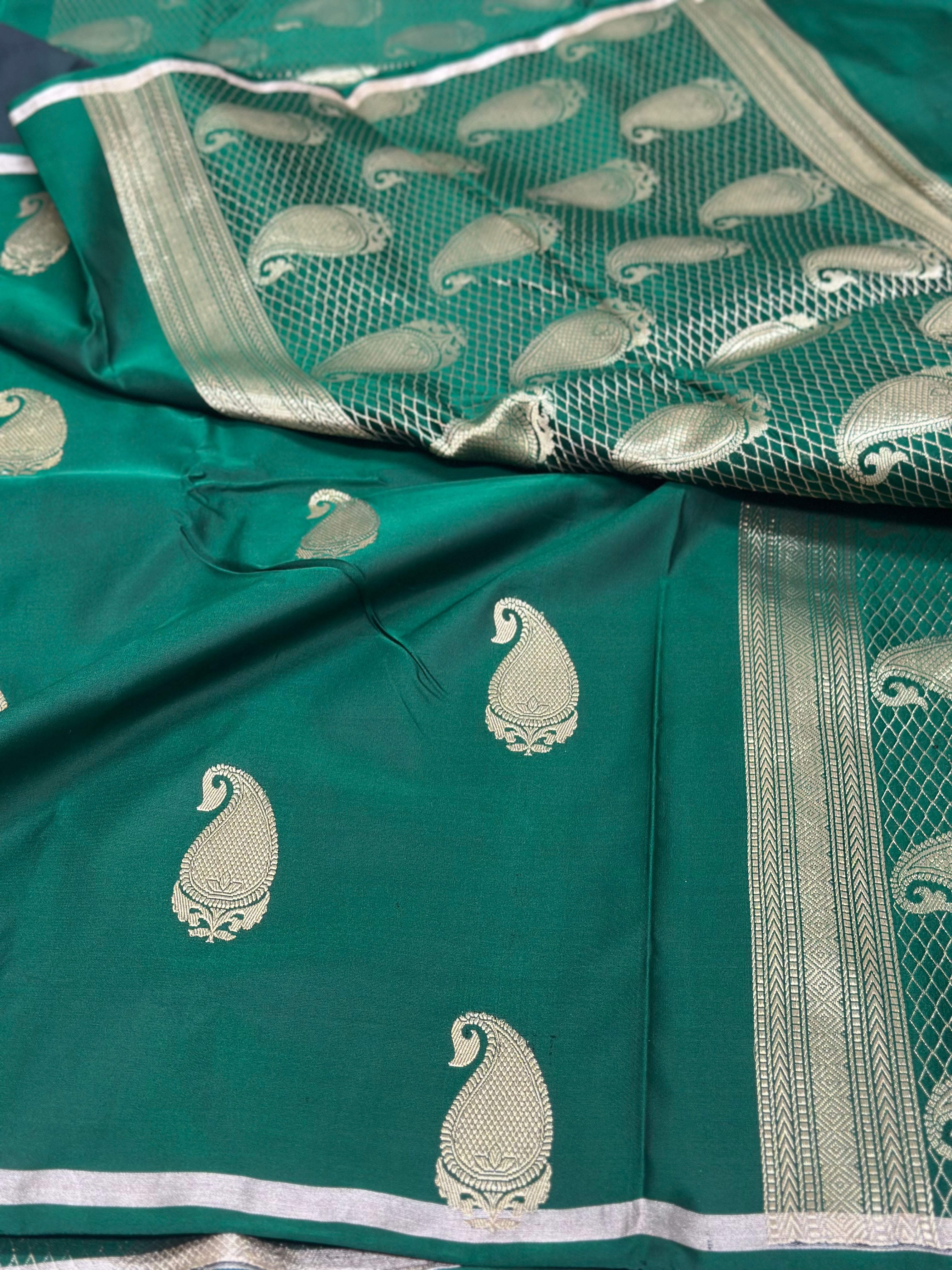Bottle green Handwoven Banarasi Pure Mashru Silk Saree